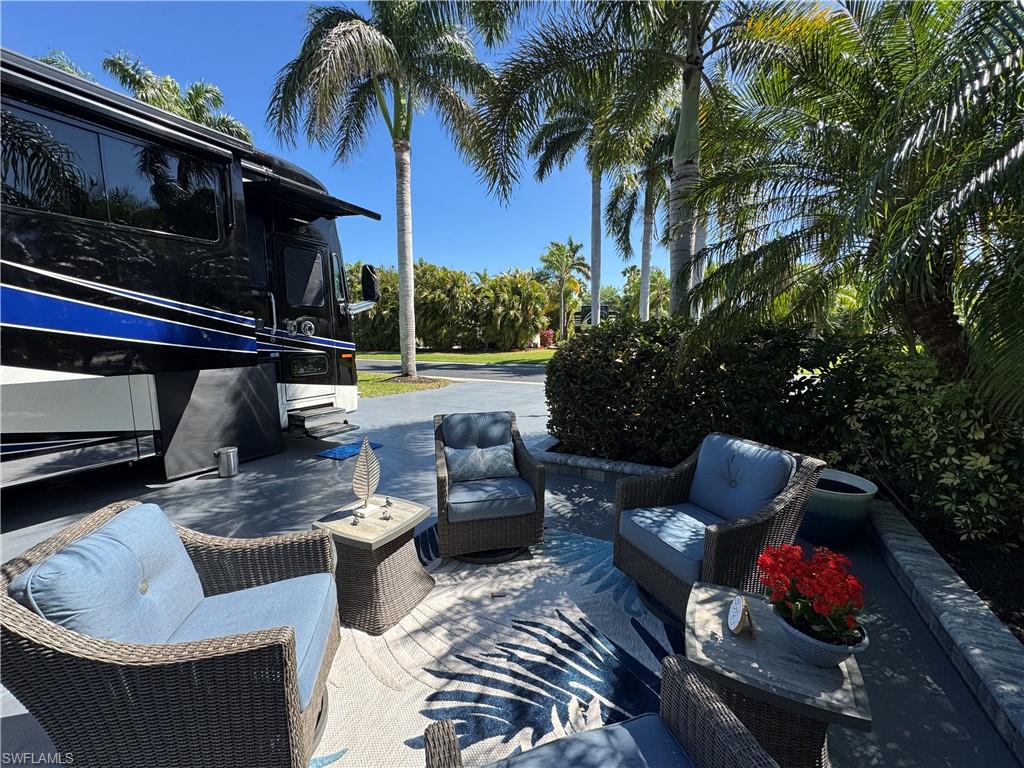 RIVERBEND MOTORCOACH RESORT - Land