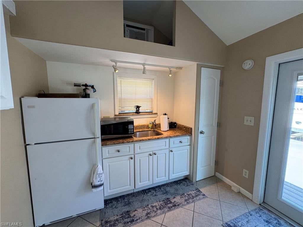 RIVERBEND MOTORCOACH RESORT - Land