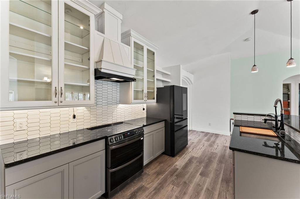 GOLDEN GATE ESTATES - Residential