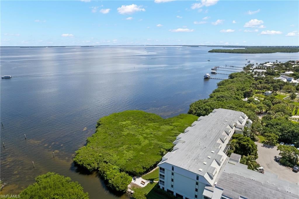 BAYSIDE VILLAS - Residential