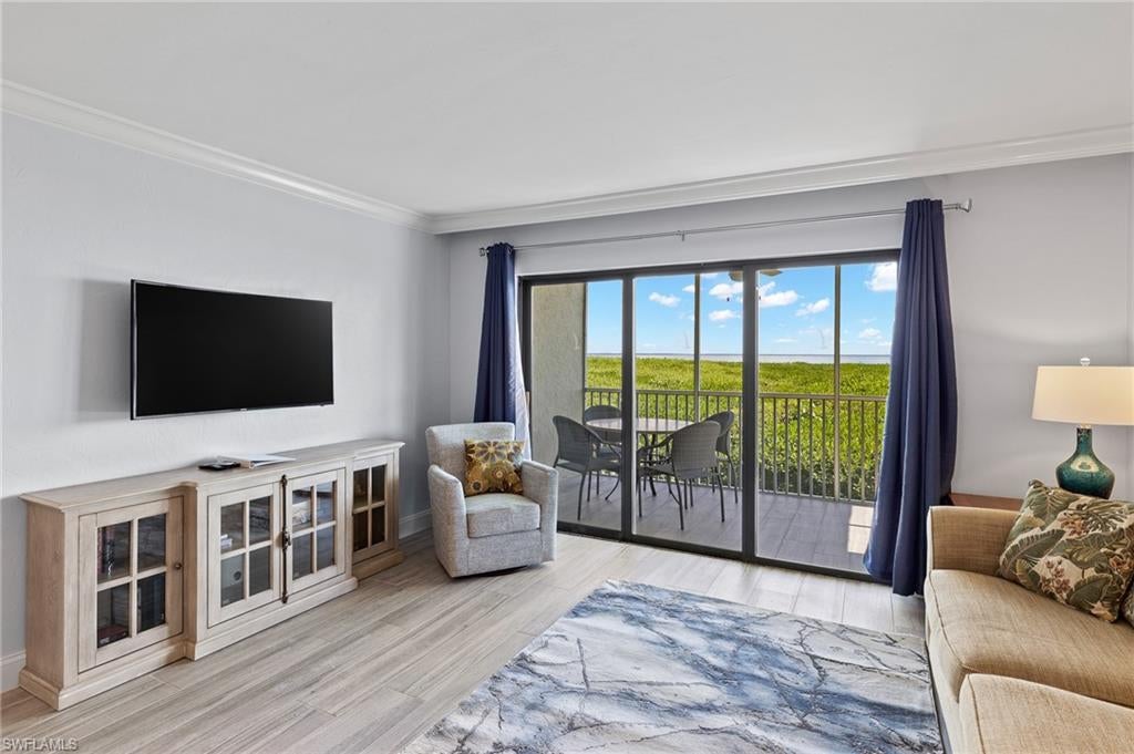 BAYSIDE VILLAS - Residential