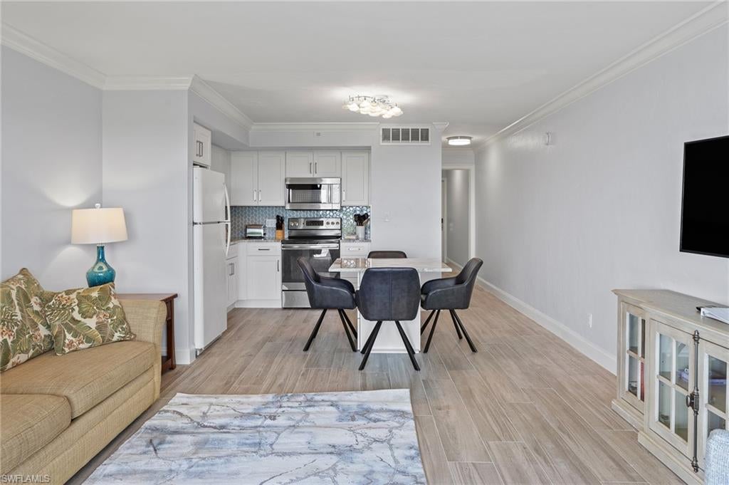 BAYSIDE VILLAS - Residential