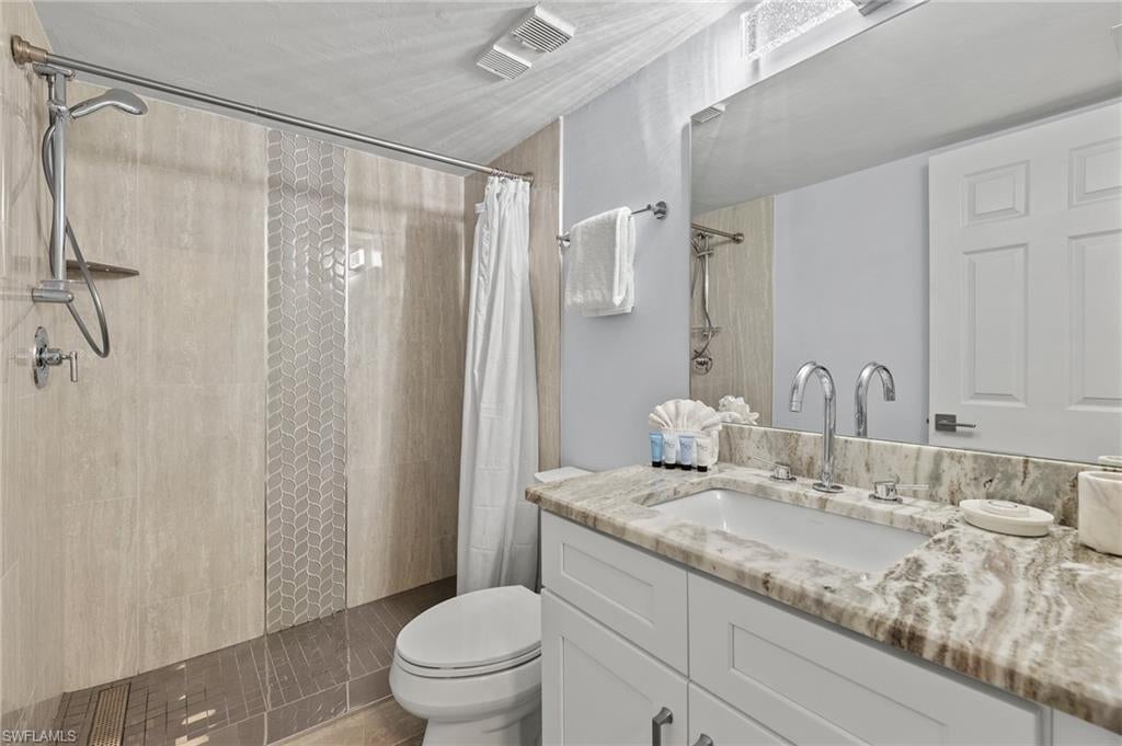 BAYSIDE VILLAS - Residential