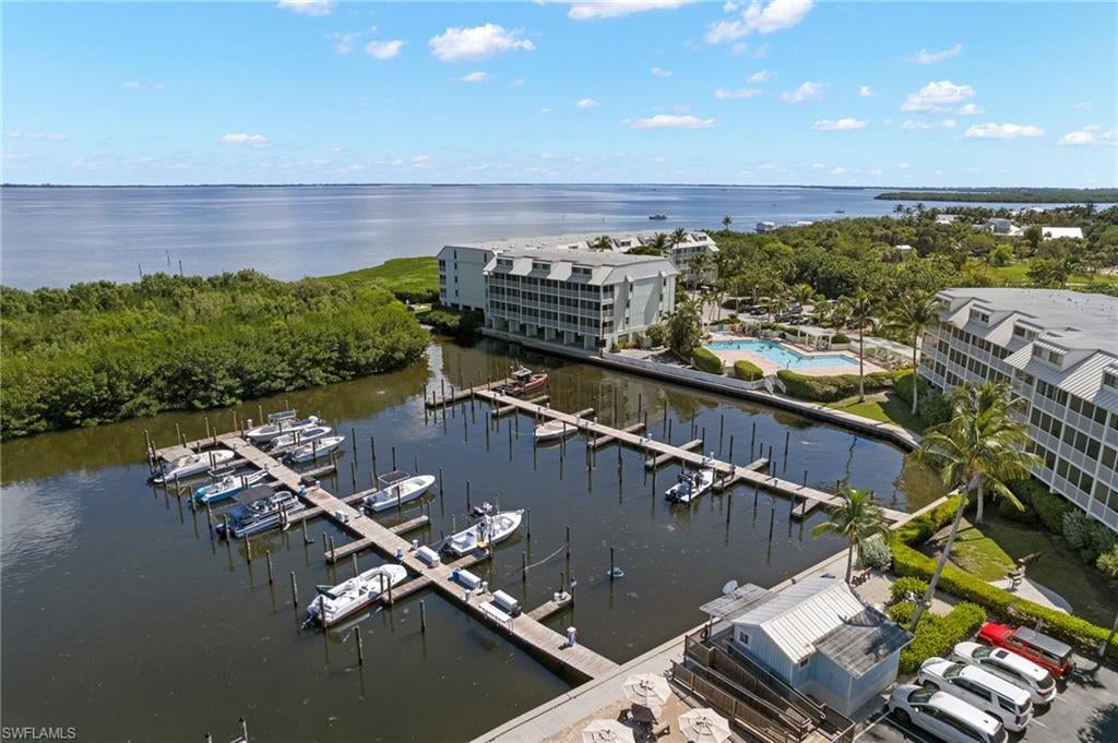BAYSIDE VILLAS - Residential