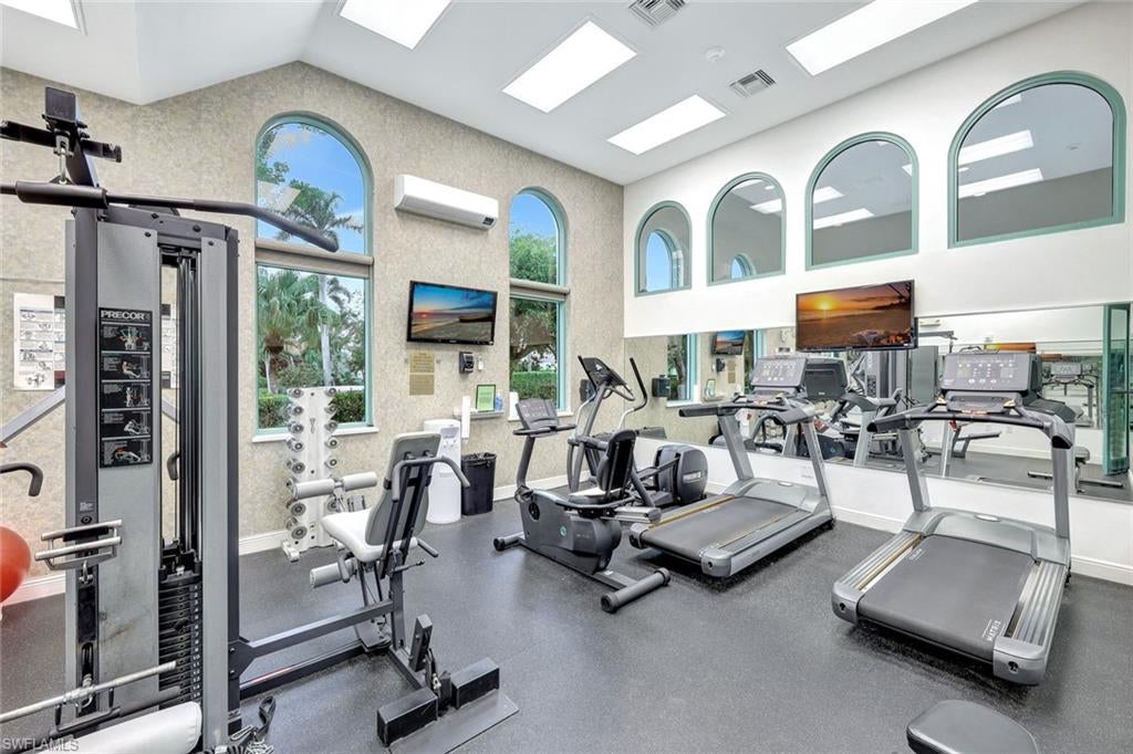 PIER 81 CONDOMINIUM - Residential