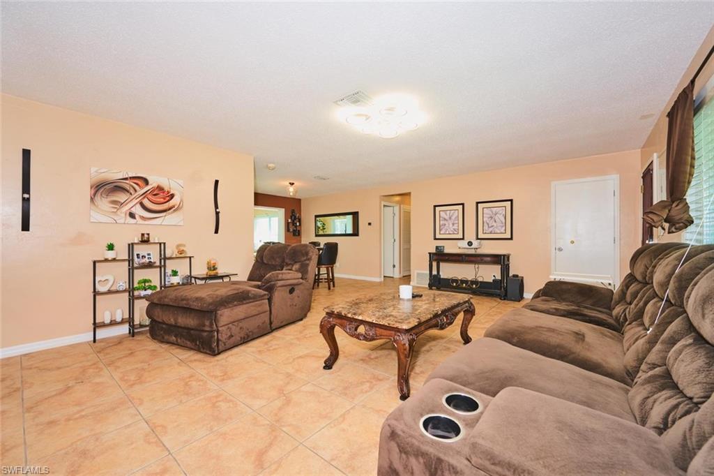 WILLOW LAKE - Residential