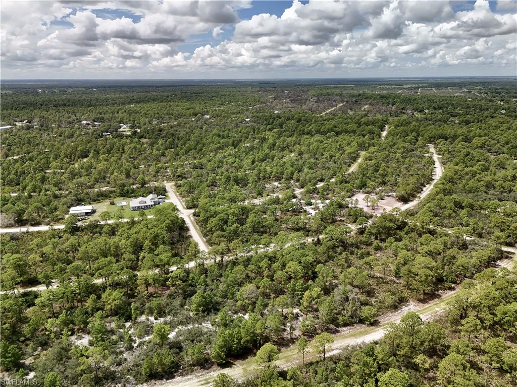 LEISURE LAKES - Land