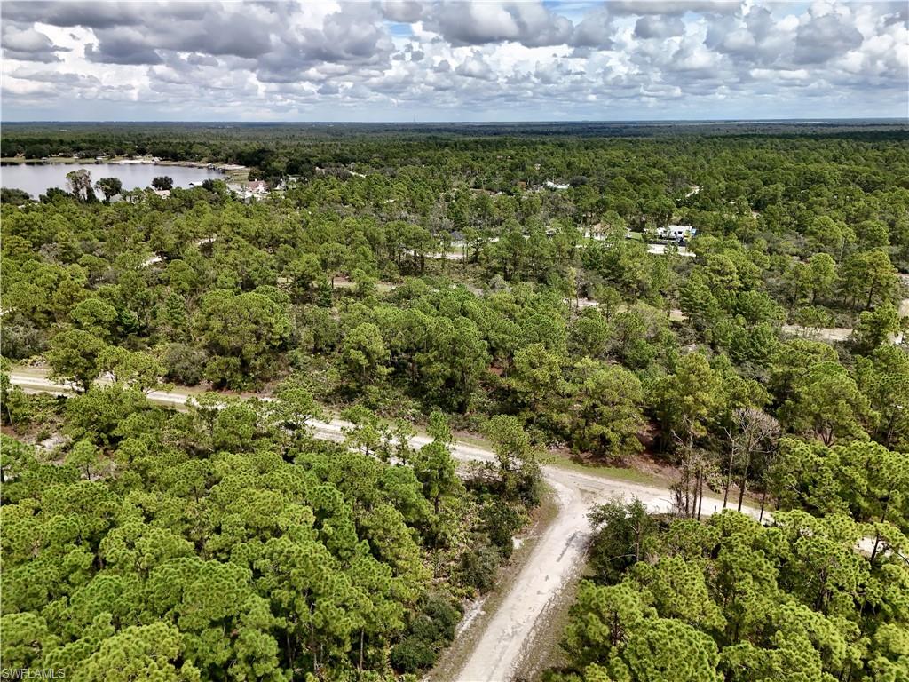 LEISURE LAKES - Land