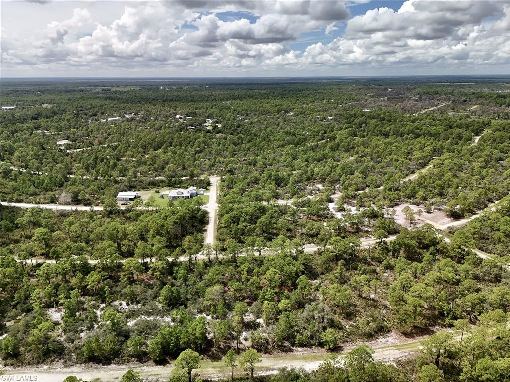 LEISURE LAKES - Land