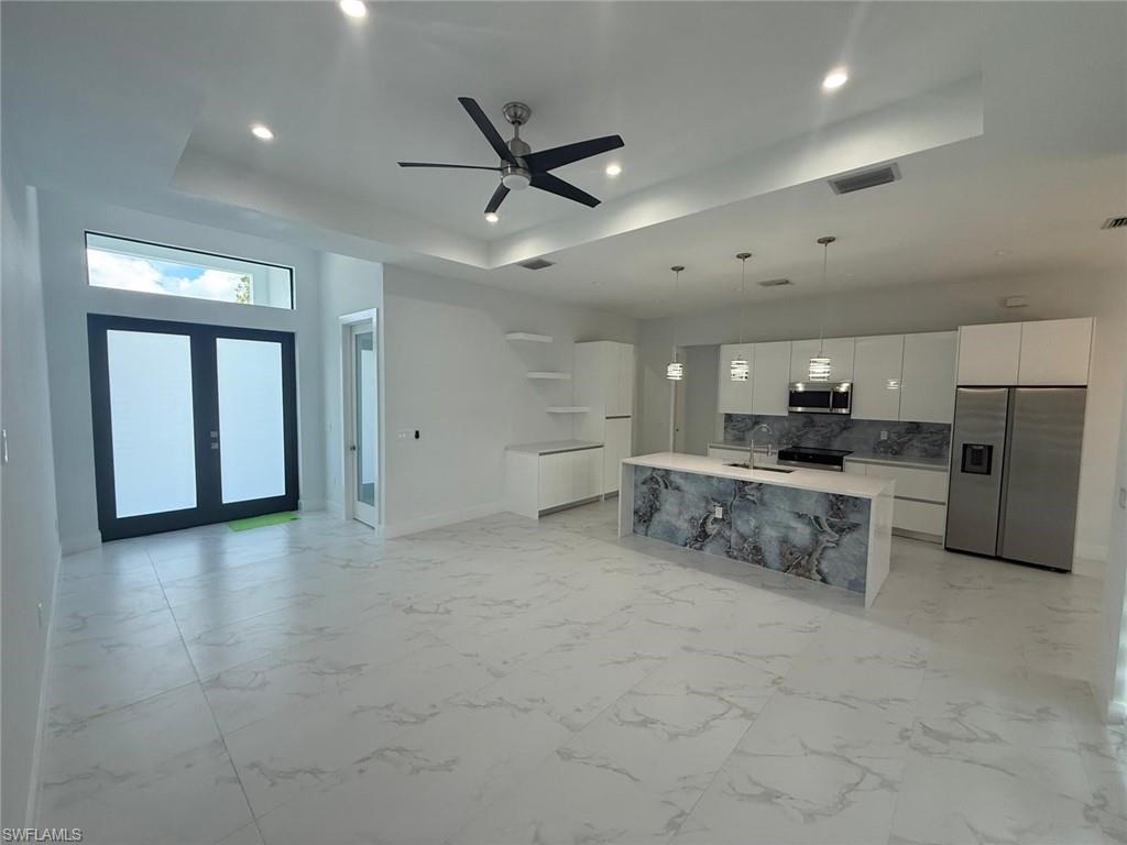 GOLDEN GATE ESTATES - Residential