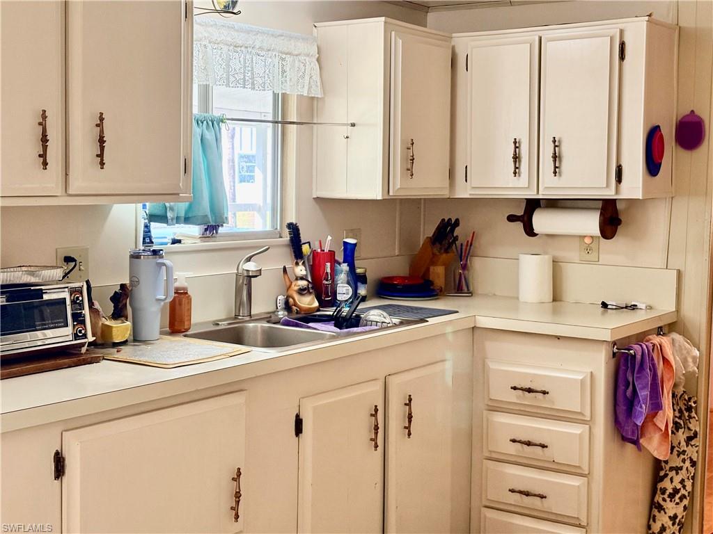 LAUREL ESTATES MOBILE HOME VIL - Residential