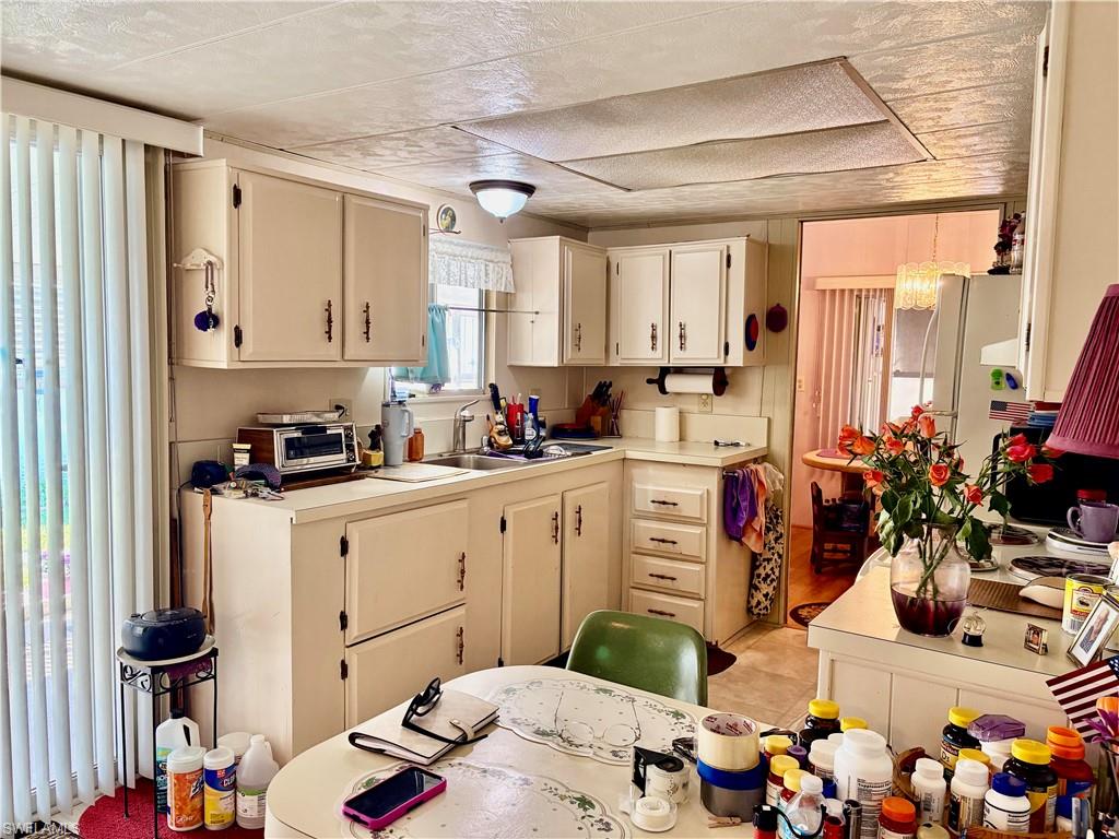 LAUREL ESTATES MOBILE HOME VIL - Residential
