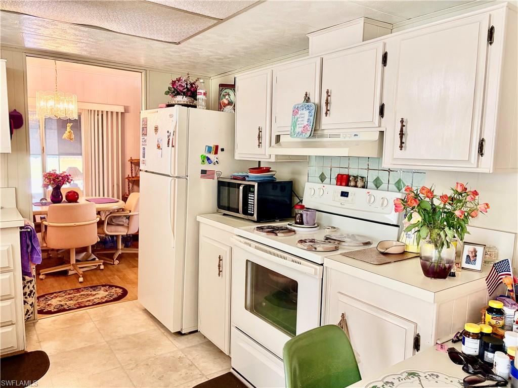 LAUREL ESTATES MOBILE HOME VIL - Residential