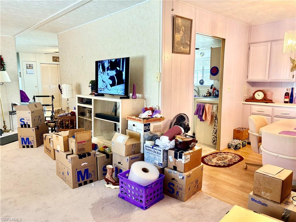 LAUREL ESTATES MOBILE HOME VIL - Residential