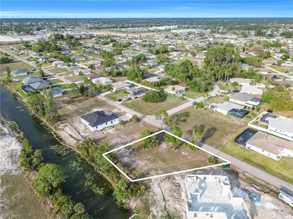CAPE CORAL - Land