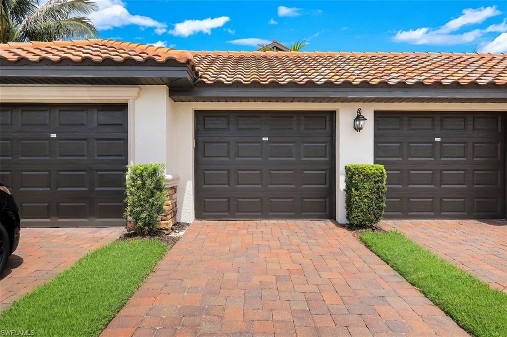 BONITA NATIONAL GOLF AND COUNTRY CLUB - Residential