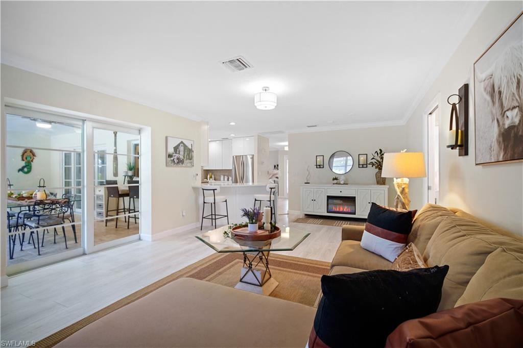 KINGS LAKE - Residential