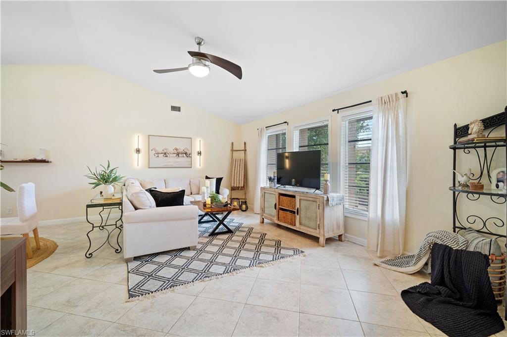 KINGS LAKE - Residential