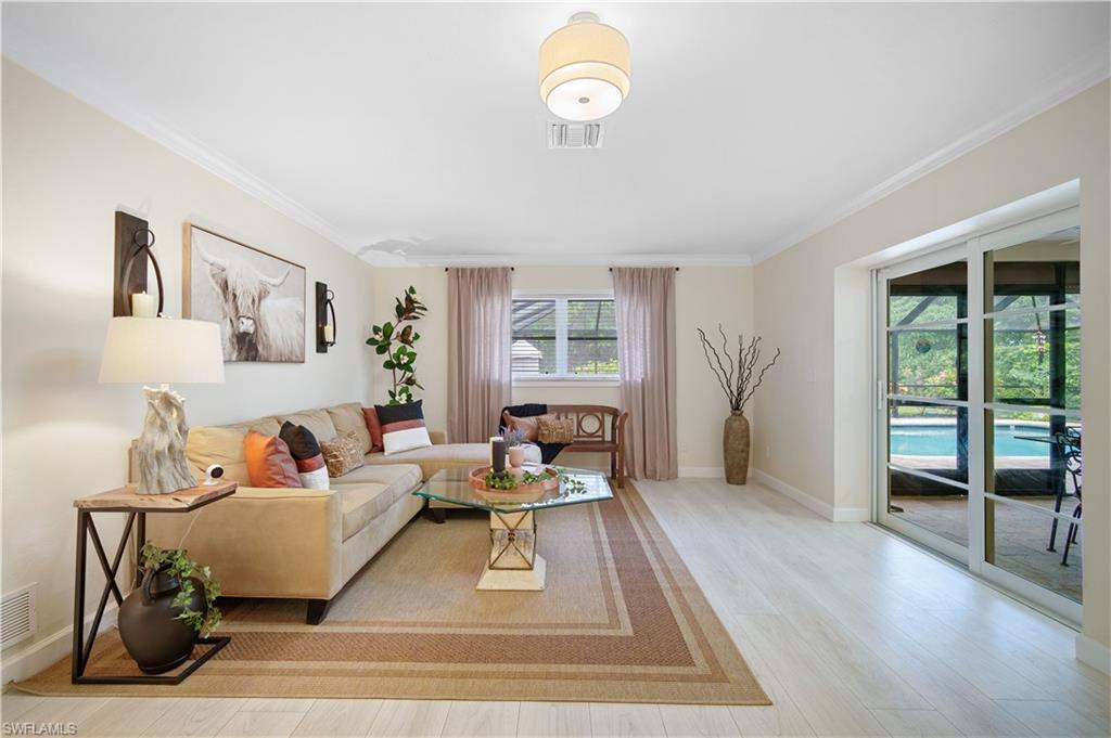 KINGS LAKE - Residential