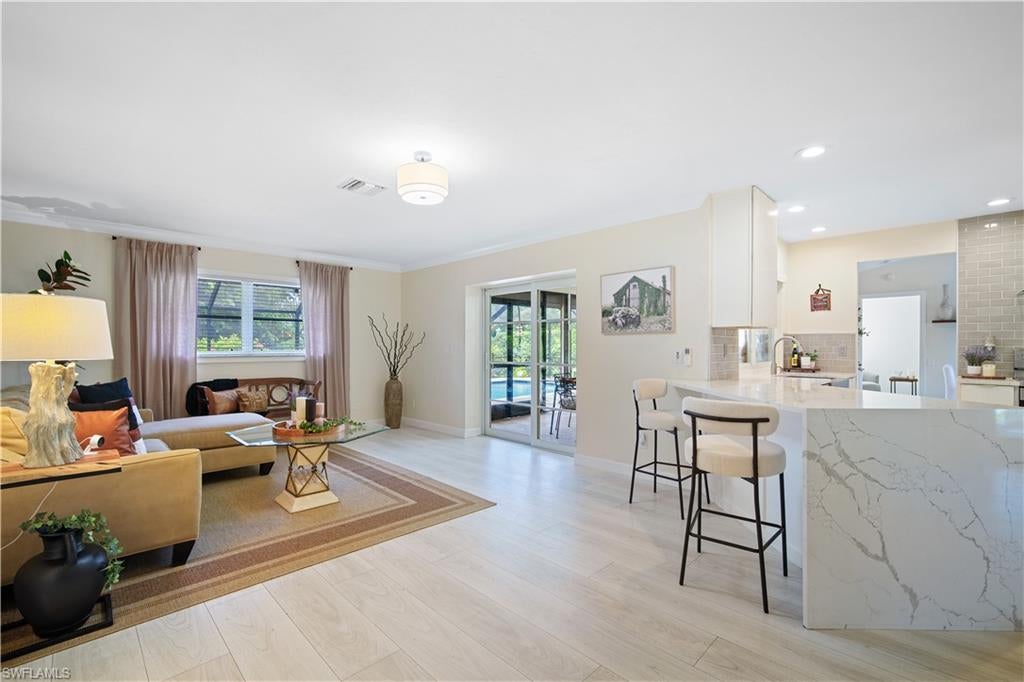 KINGS LAKE - Residential