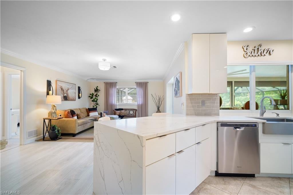 KINGS LAKE - Residential