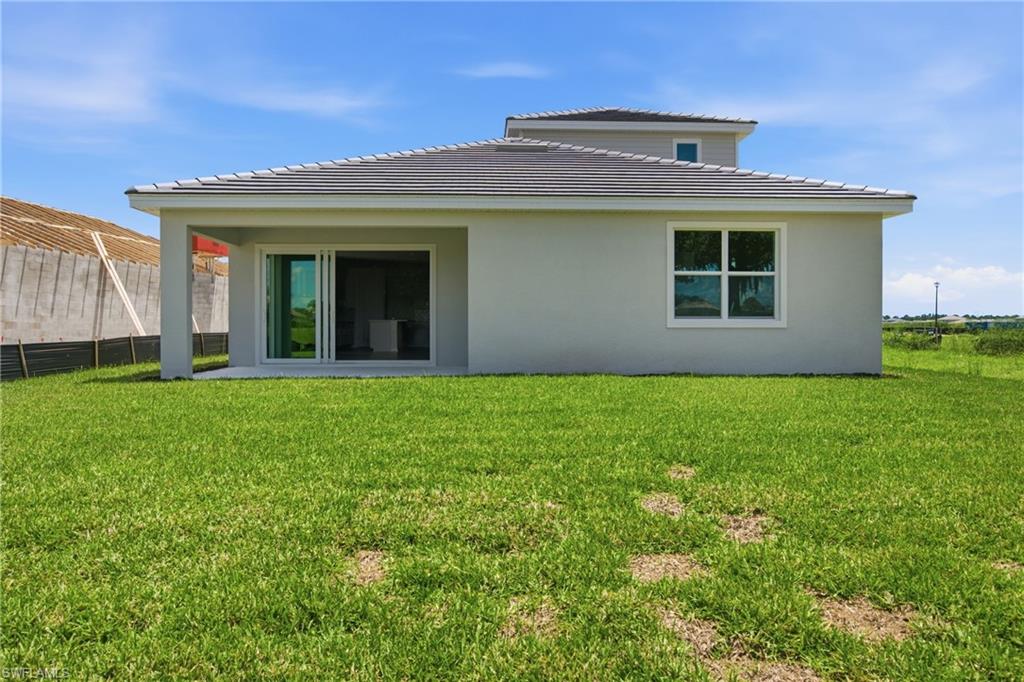 COUNTRY CLUB - Residential