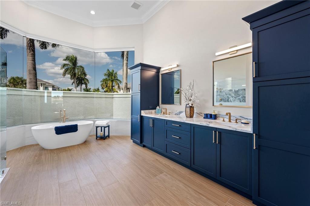 MARCO BEACH - Residential