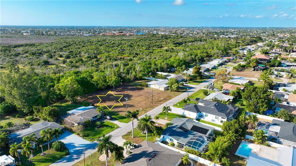 CAPE CORAL - Land