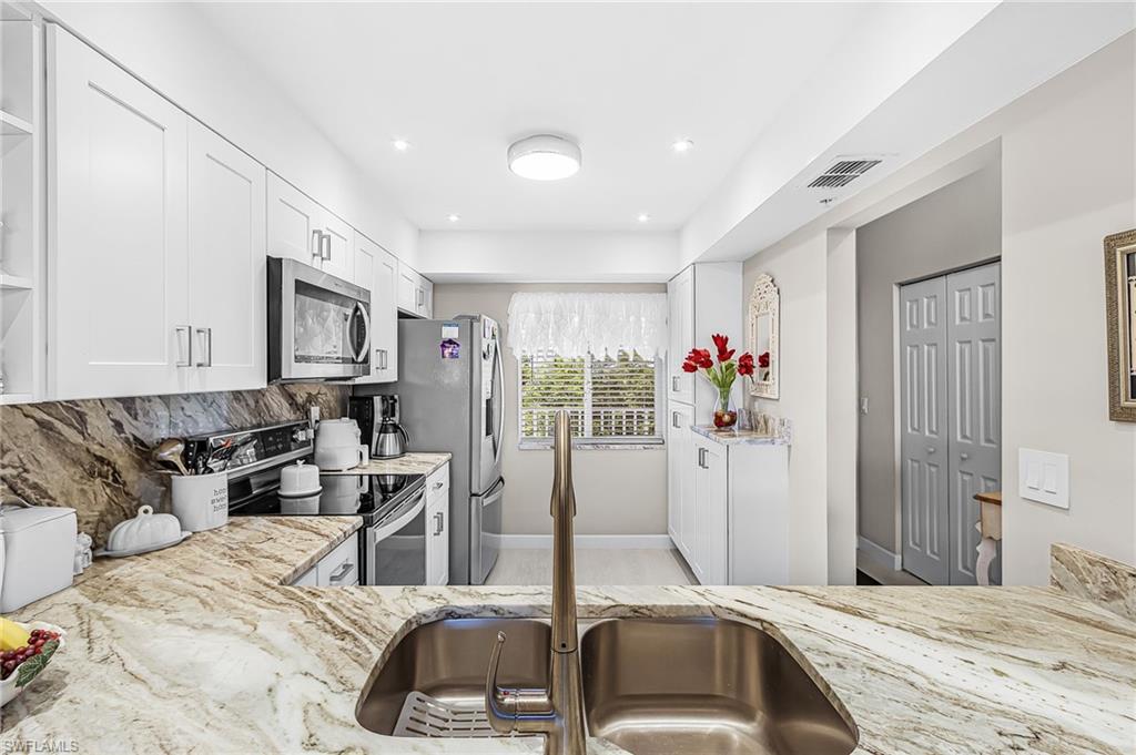 GOLFVIEW GOLF & RACQUET CLUB - Residential