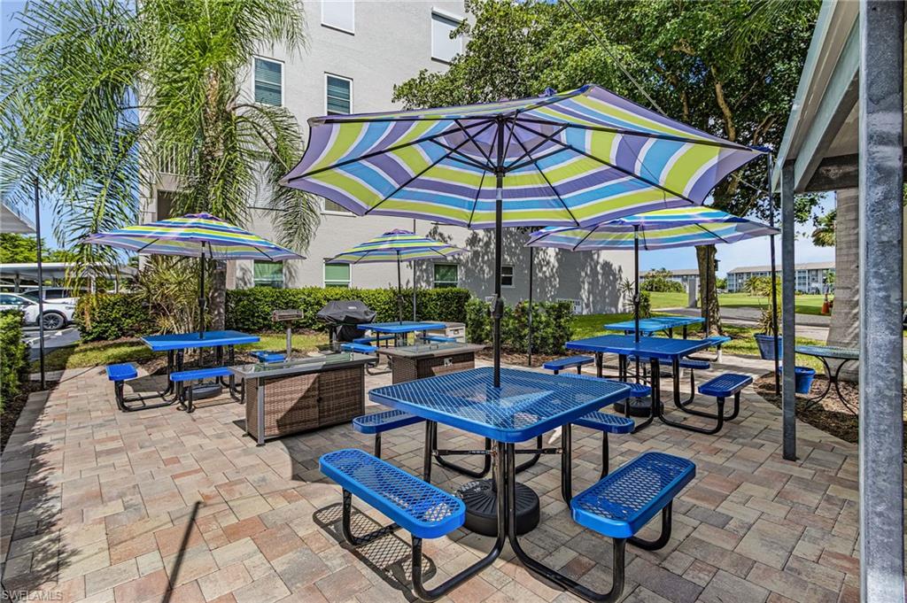 GOLFVIEW GOLF & RACQUET CLUB - Residential