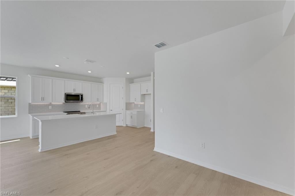 COUNTRY CLUB - Residential