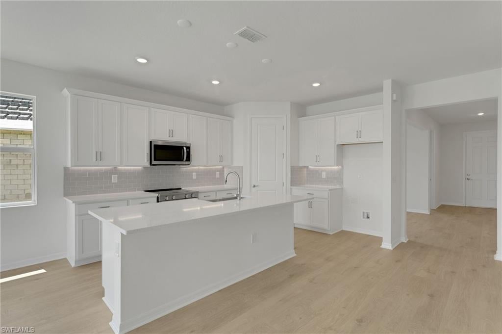 COUNTRY CLUB - Residential