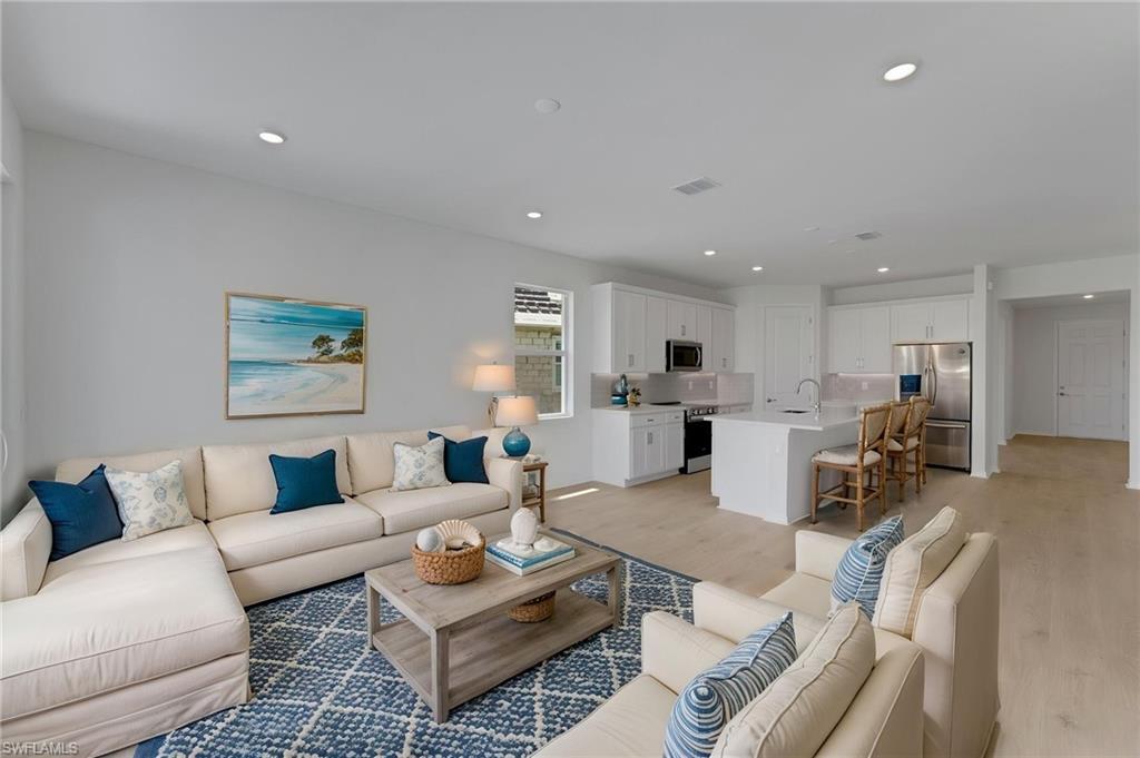 COUNTRY CLUB - Residential