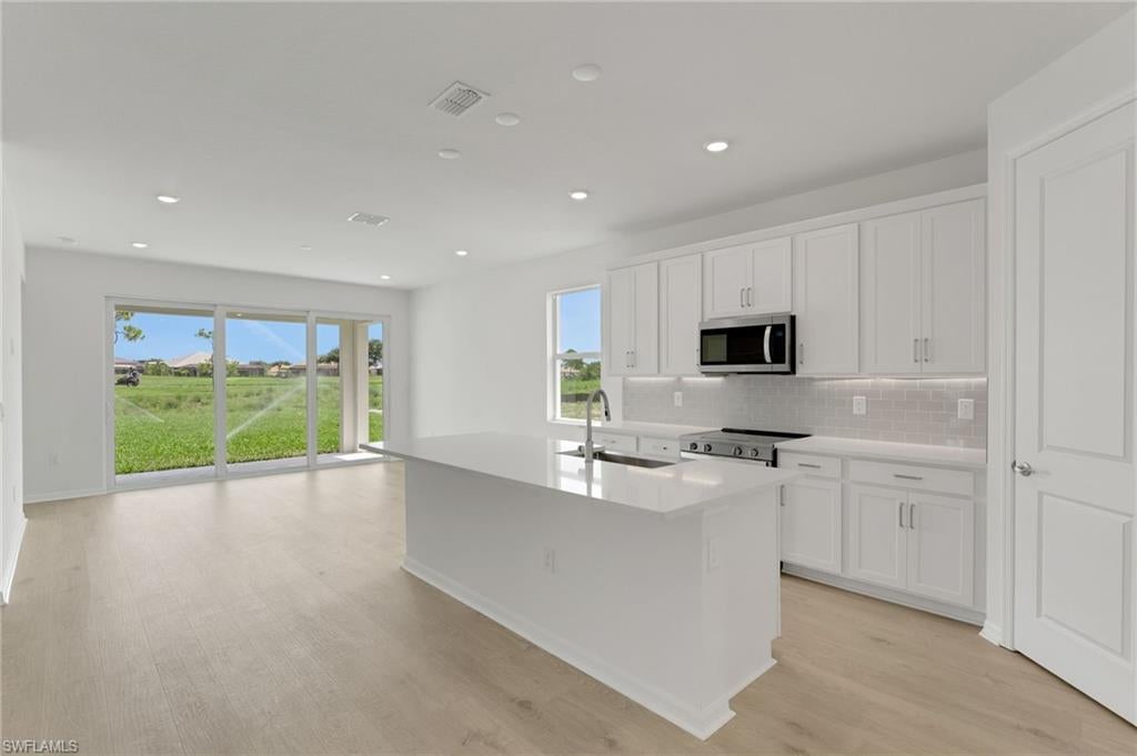 COUNTRY CLUB - Residential