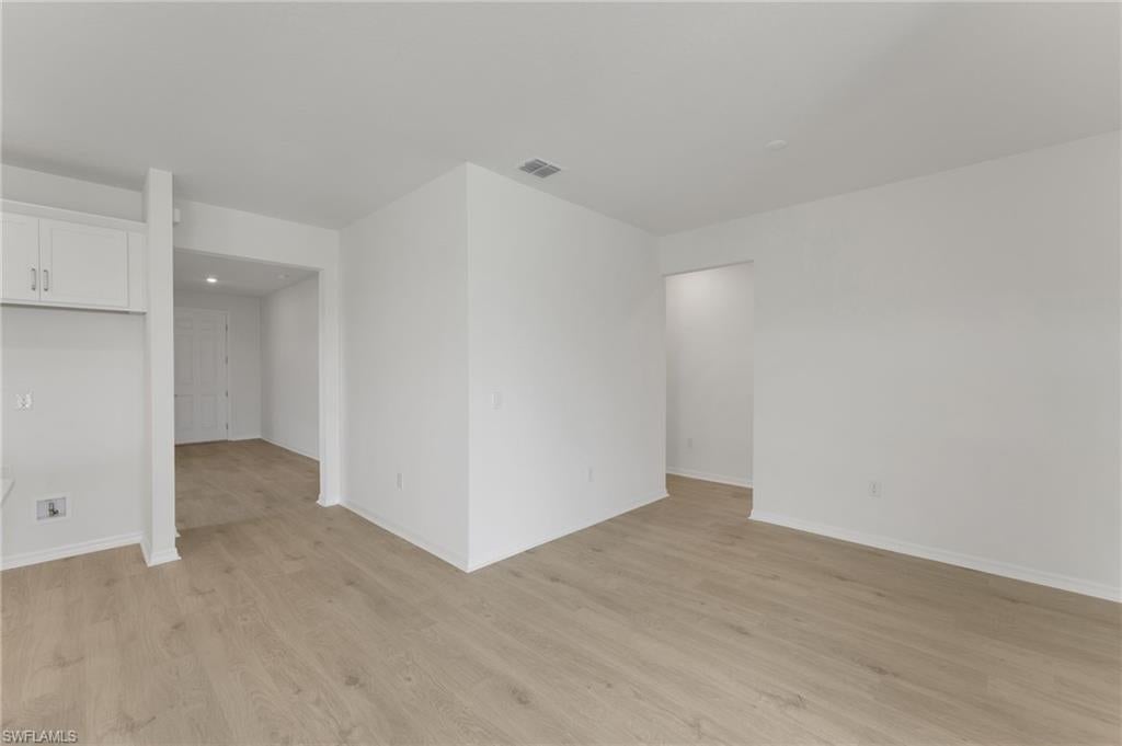COUNTRY CLUB - Residential