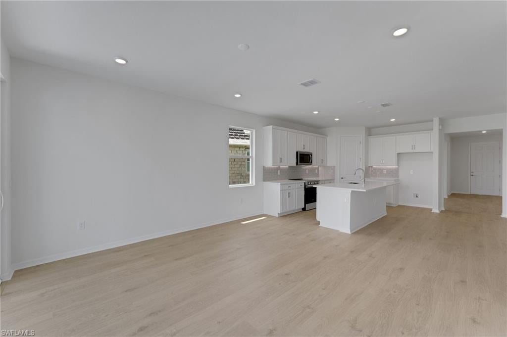 COUNTRY CLUB - Residential