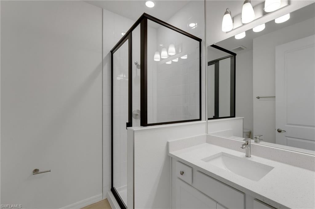 COUNTRY CLUB - Residential