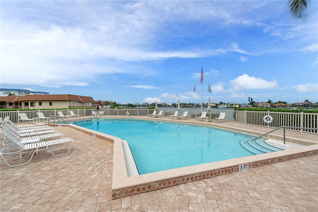 SMOKEHOUSE HARBOUR - Residential Lease