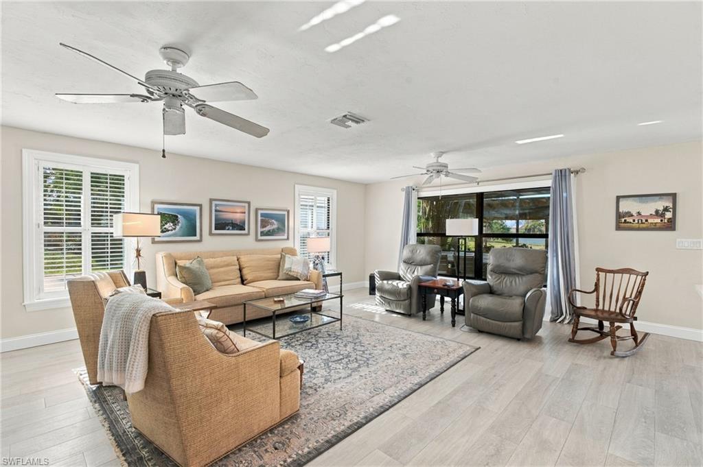 HERITAGE FARMS LAKE ADDN - Residential