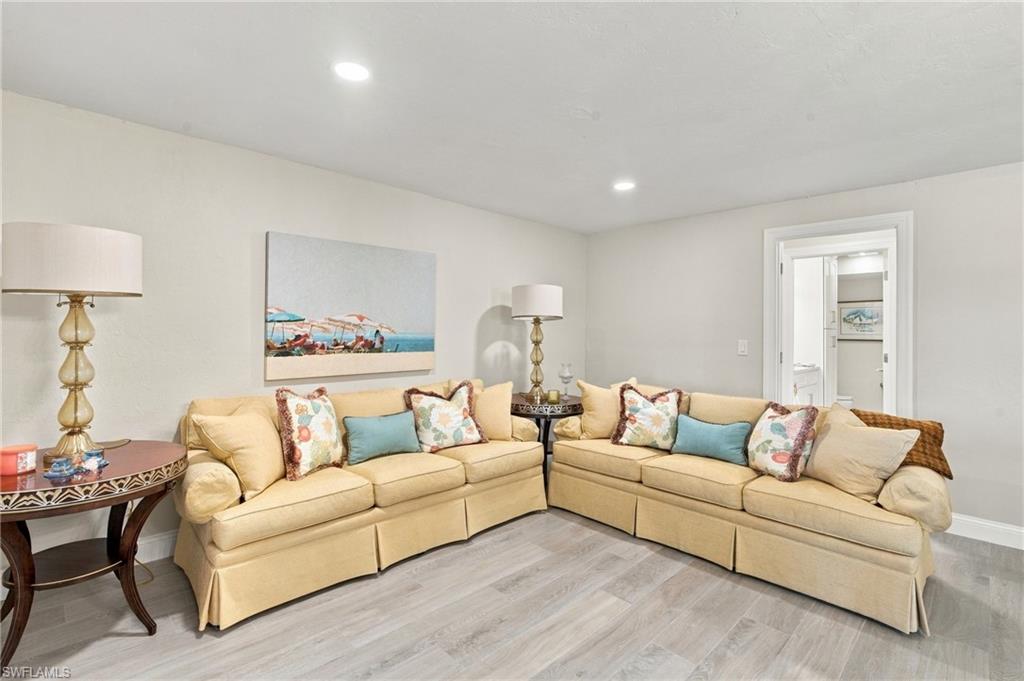 HERITAGE FARMS LAKE ADDN - Residential