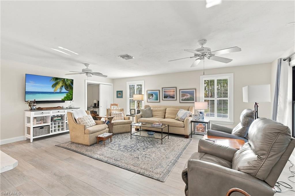 HERITAGE FARMS LAKE ADDN - Residential