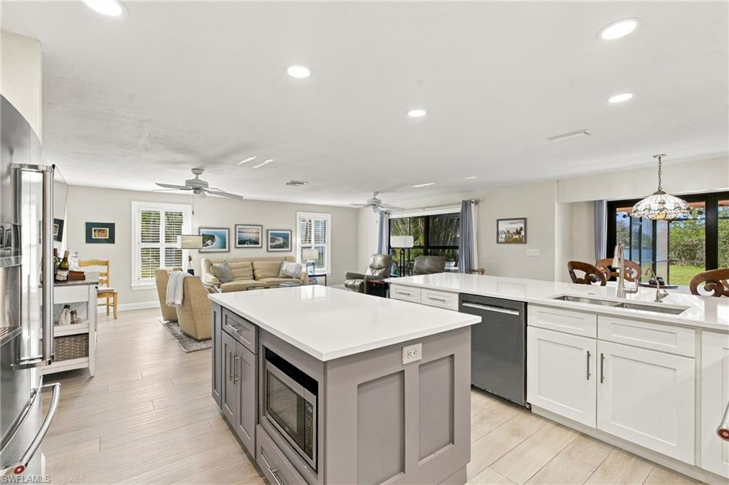 HERITAGE FARMS LAKE ADDN - Residential
