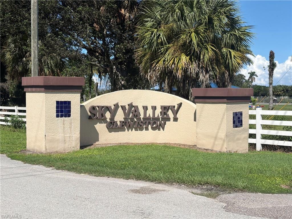 CLEWISTON - Land