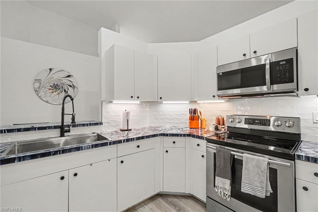FOUNTAIN LAKES - Residential