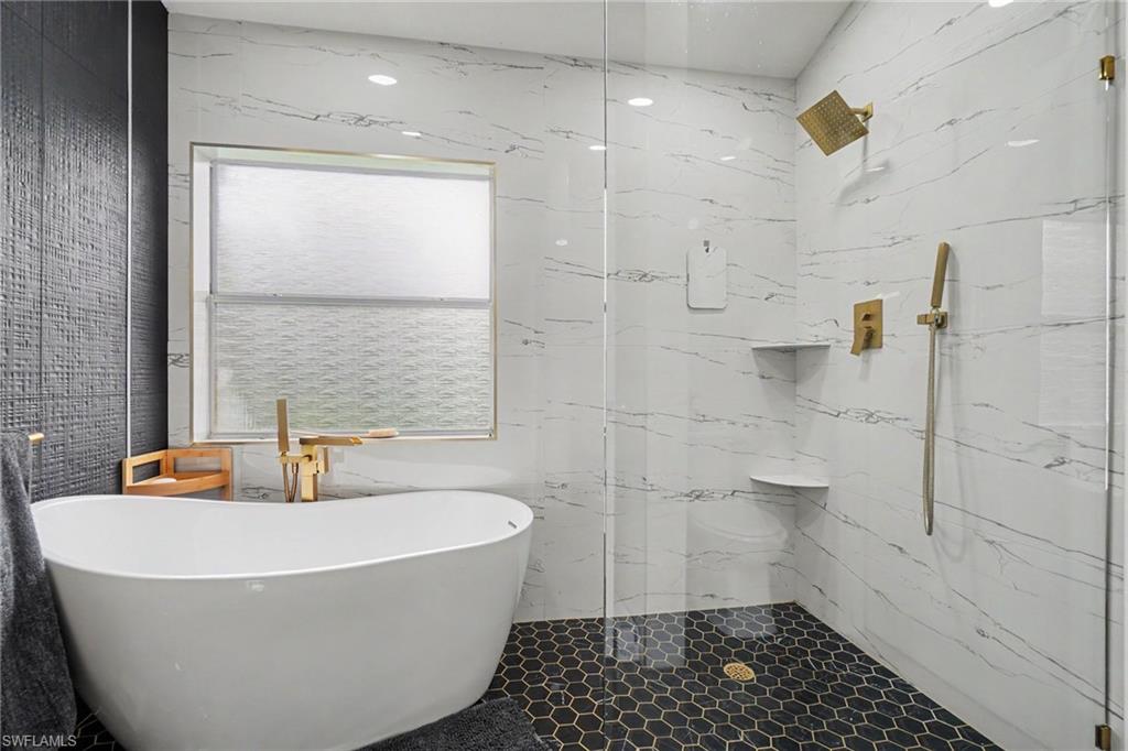 FOUNTAIN LAKES - Residential