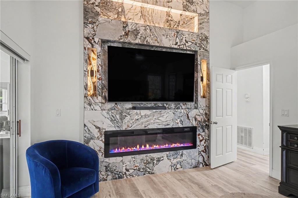FOUNTAIN LAKES - Residential