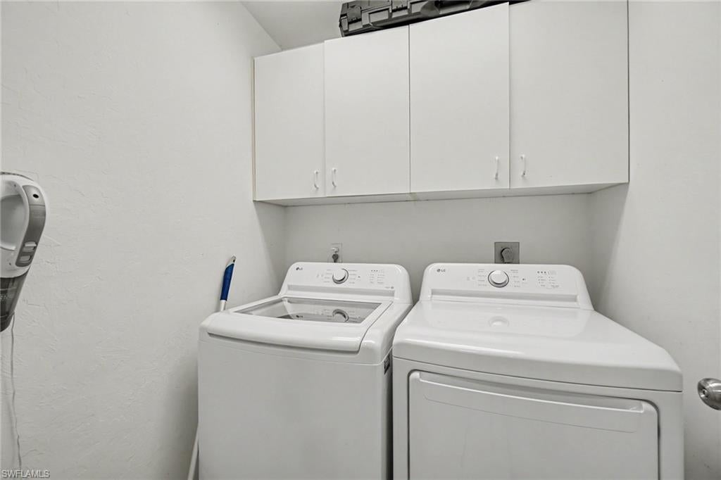 FOUNTAIN LAKES - Residential