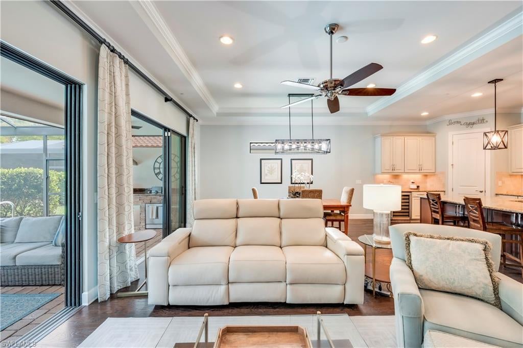 PEBBLE POINTE - Residential