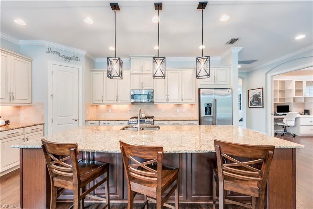 PEBBLE POINTE - Residential