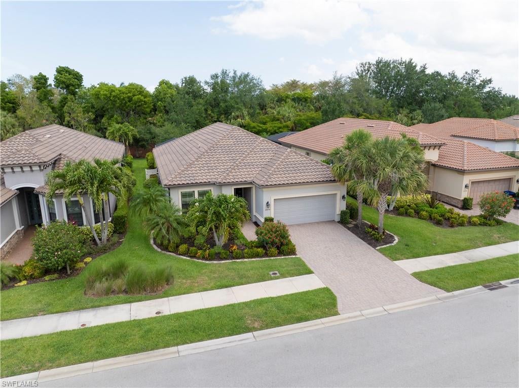 PEBBLE POINTE - Residential